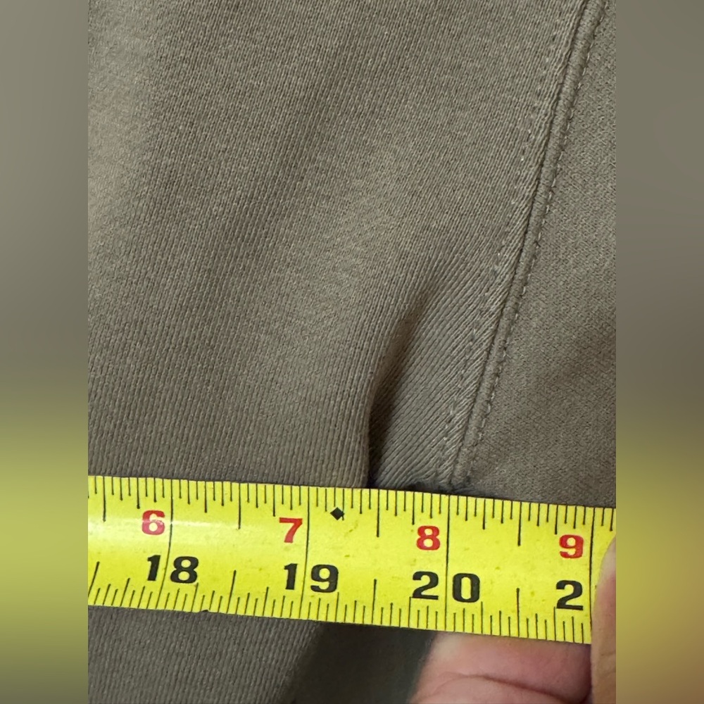Fear of God Essentials Crewneck High End Tan Streetwear Youth Girls L - Picture 7 of 7